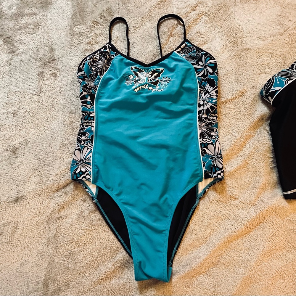 ZeroXposur Kohl’s pretty plus blue black white one piece with skirt Size 18 1/2